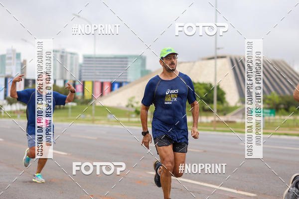 Buy your photos of the eventASICS Golden Run - Braslia on Fotop