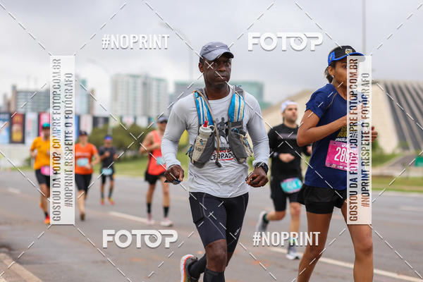Buy your photos of the eventASICS Golden Run - Braslia on Fotop