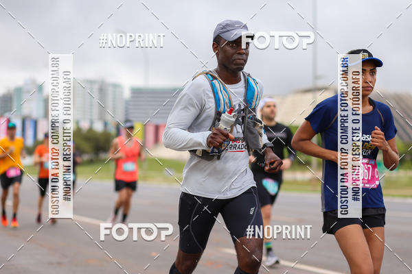 Buy your photos of the eventASICS Golden Run - Braslia on Fotop
