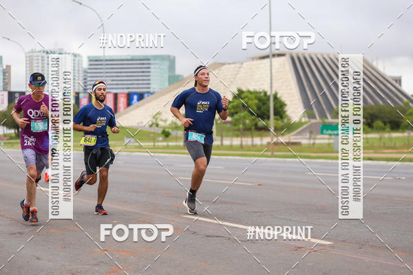 Buy your photos of the eventASICS Golden Run - Braslia on Fotop