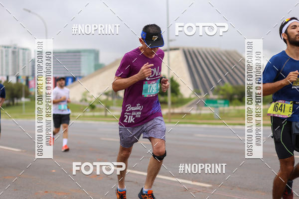 Buy your photos of the eventASICS Golden Run - Braslia on Fotop