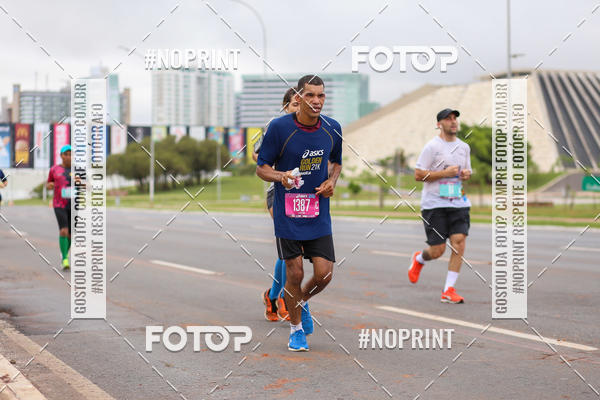 Buy your photos of the eventASICS Golden Run - Braslia on Fotop