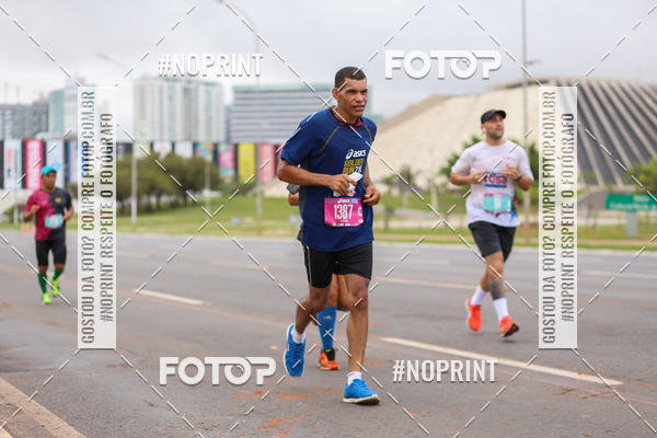 Buy your photos of the eventASICS Golden Run - Braslia on Fotop