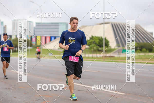 Buy your photos of the eventASICS Golden Run - Braslia on Fotop