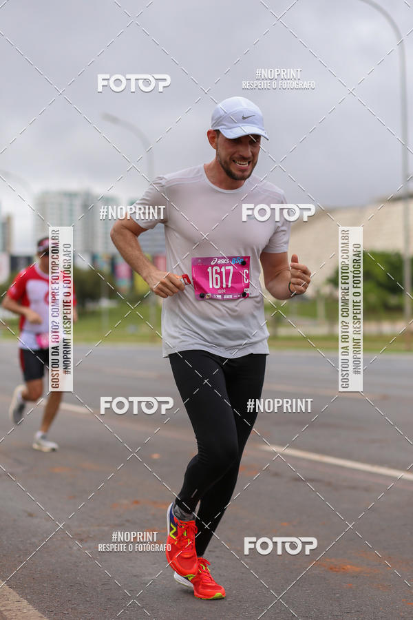 Buy your photos of the eventASICS Golden Run - Braslia on Fotop