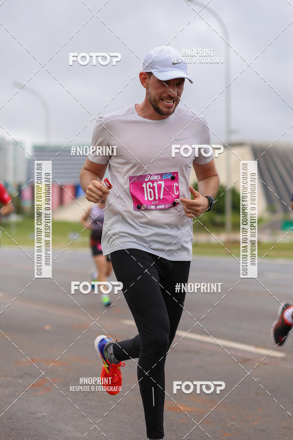 Buy your photos of the eventASICS Golden Run - Braslia on Fotop
