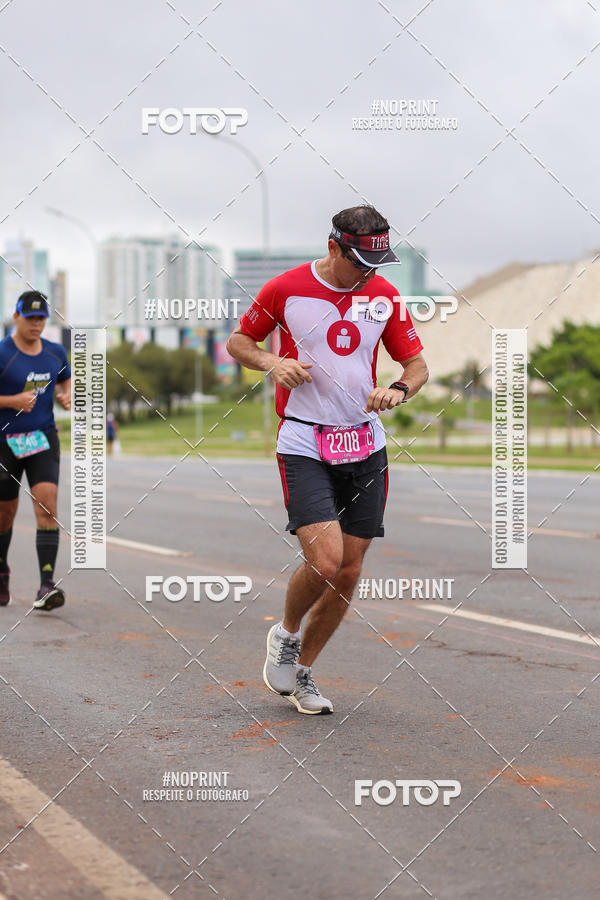 Buy your photos of the eventASICS Golden Run - Braslia on Fotop