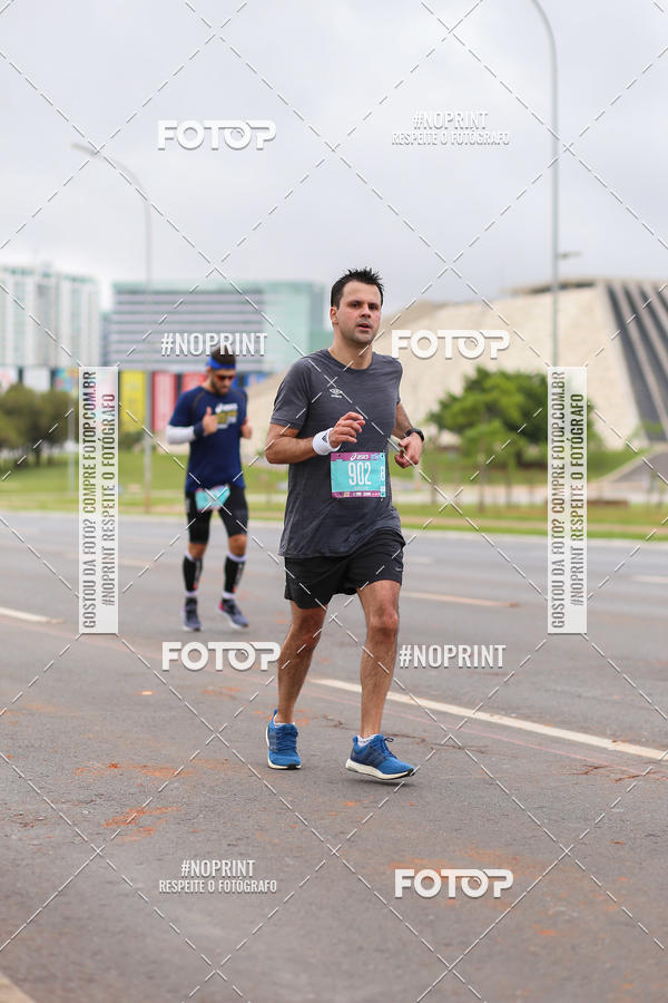 Buy your photos of the eventASICS Golden Run - Braslia on Fotop