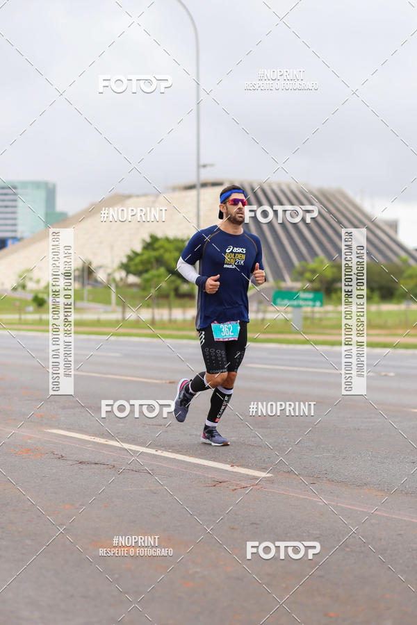 Buy your photos of the eventASICS Golden Run - Braslia on Fotop