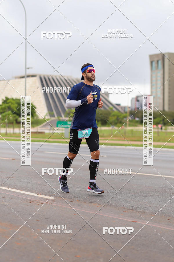 Buy your photos of the eventASICS Golden Run - Braslia on Fotop