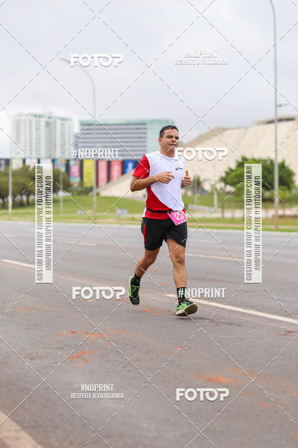 Buy your photos of the eventASICS Golden Run - Braslia on Fotop