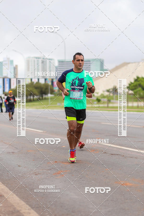 Buy your photos of the eventASICS Golden Run - Braslia on Fotop