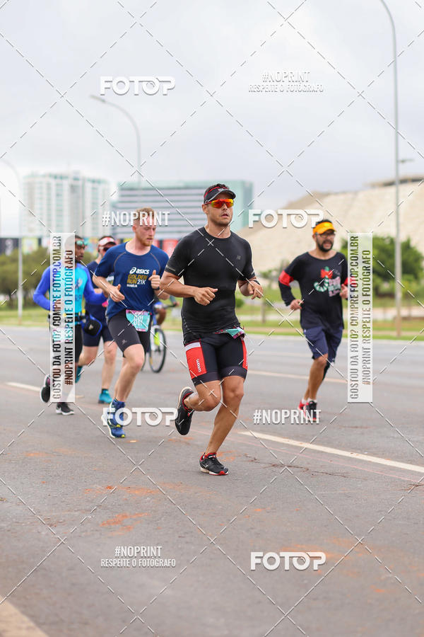 Buy your photos of the eventASICS Golden Run - Braslia on Fotop