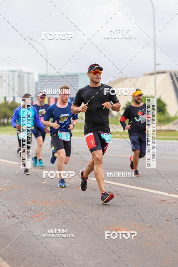 Buy your photos of the eventASICS Golden Run - Braslia on Fotop