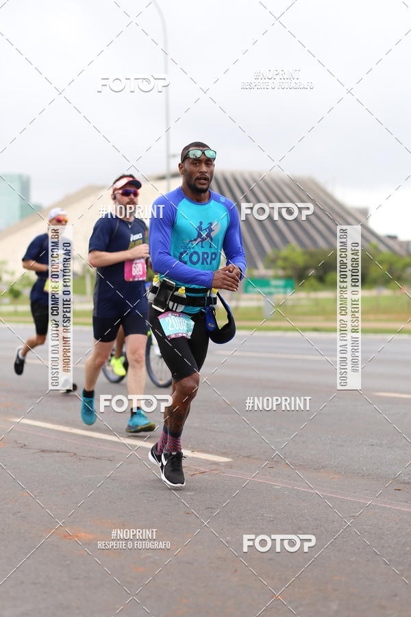 Buy your photos of the eventASICS Golden Run - Braslia on Fotop