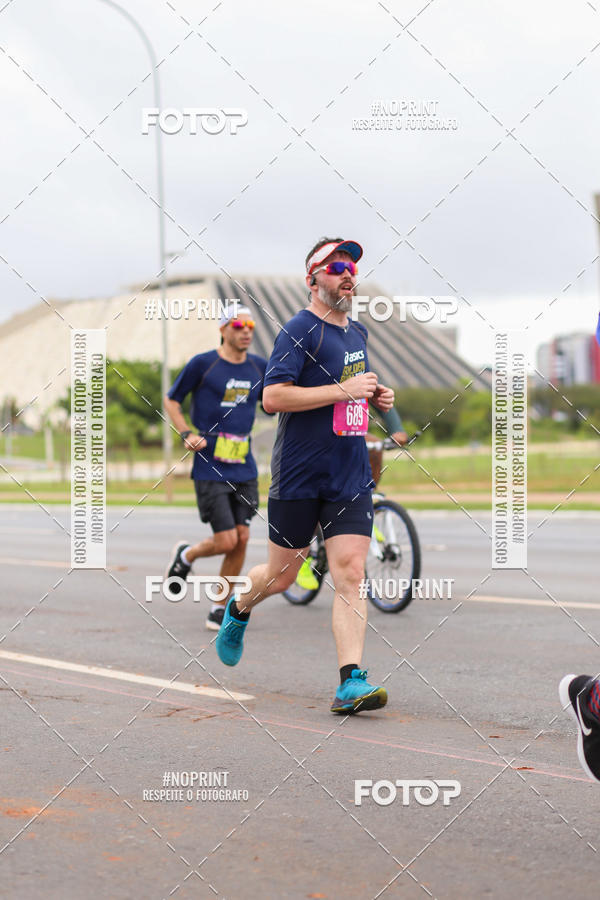 Buy your photos of the eventASICS Golden Run - Braslia on Fotop