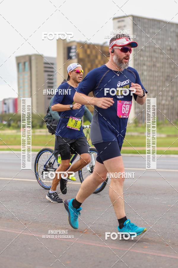 Buy your photos of the eventASICS Golden Run - Braslia on Fotop