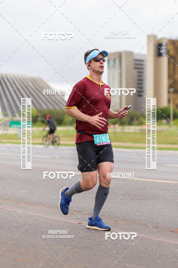 Buy your photos of the eventASICS Golden Run - Braslia on Fotop