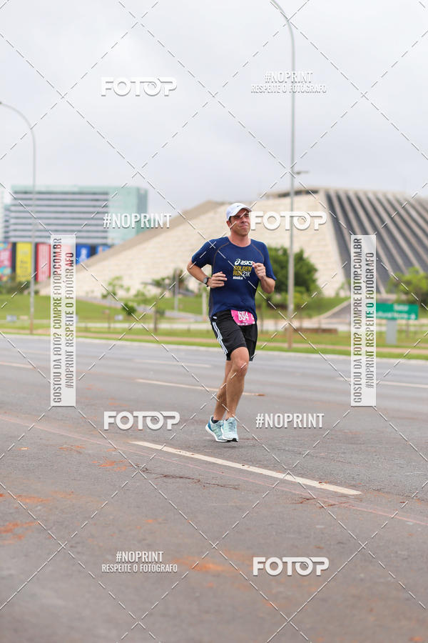 Buy your photos of the eventASICS Golden Run - Braslia on Fotop