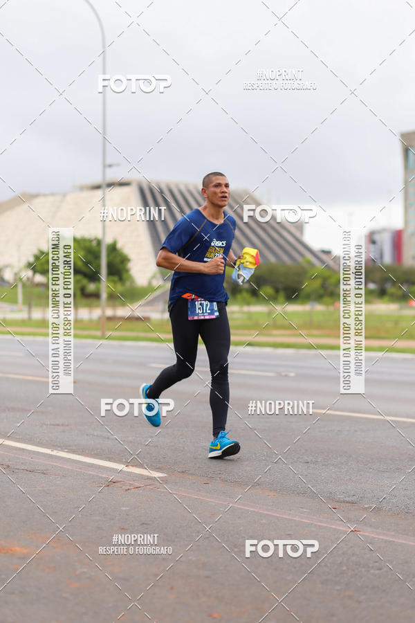Buy your photos of the eventASICS Golden Run - Braslia on Fotop