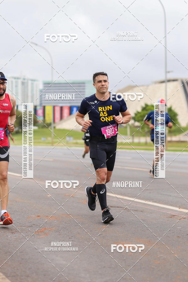 Buy your photos of the eventASICS Golden Run - Braslia on Fotop