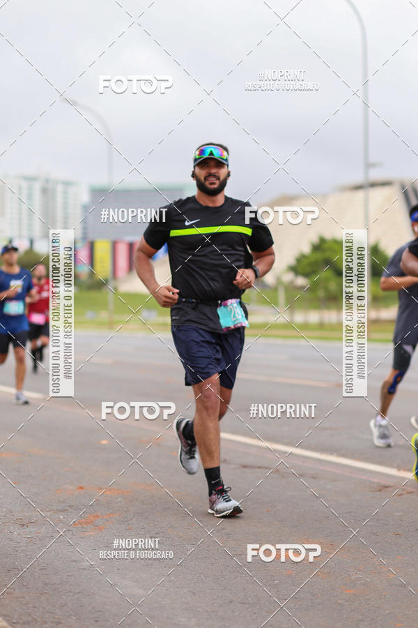 Buy your photos of the eventASICS Golden Run - Braslia on Fotop