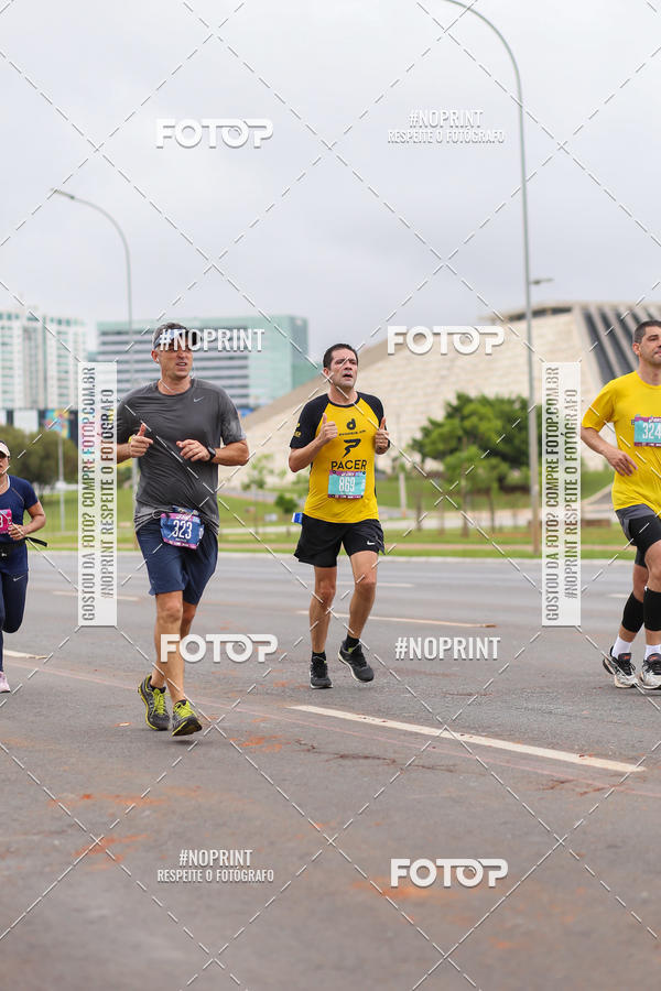 Buy your photos of the eventASICS Golden Run - Braslia on Fotop