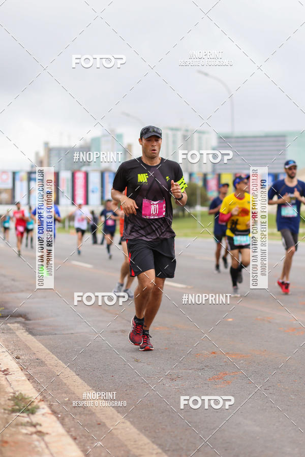 Buy your photos of the eventASICS Golden Run - Braslia on Fotop