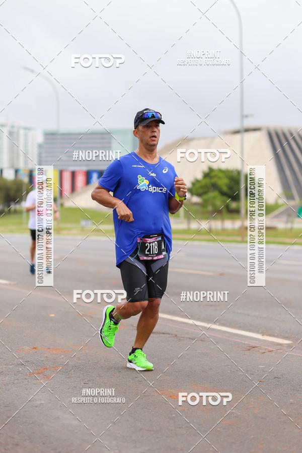 Buy your photos of the eventASICS Golden Run - Braslia on Fotop