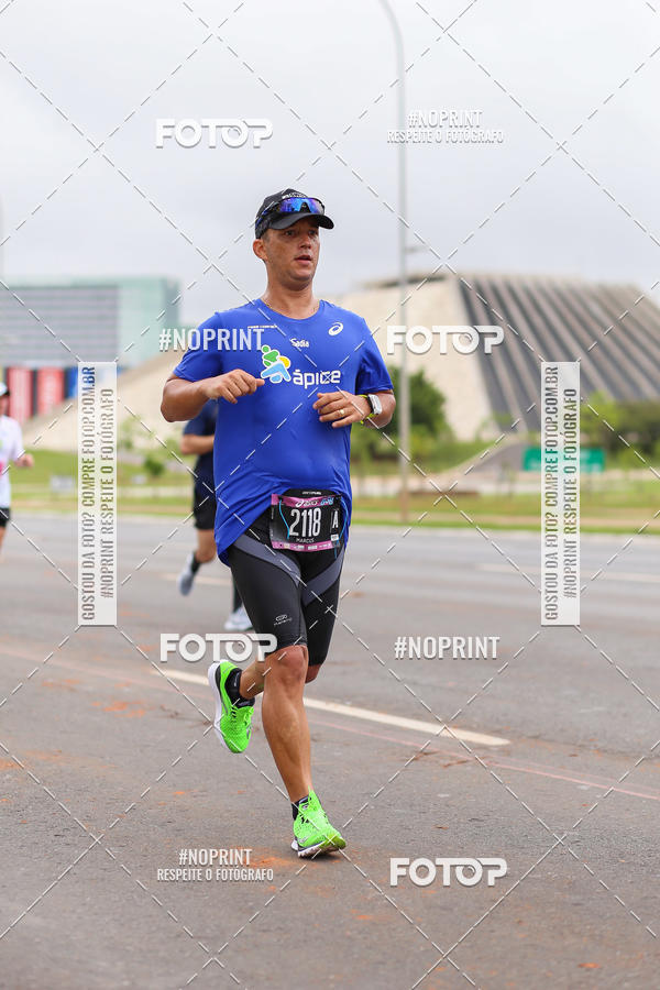 Buy your photos of the eventASICS Golden Run - Braslia on Fotop