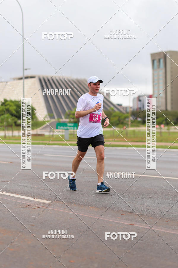 Buy your photos of the eventASICS Golden Run - Braslia on Fotop
