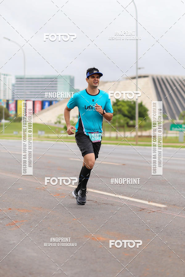 Buy your photos of the eventASICS Golden Run - Braslia on Fotop