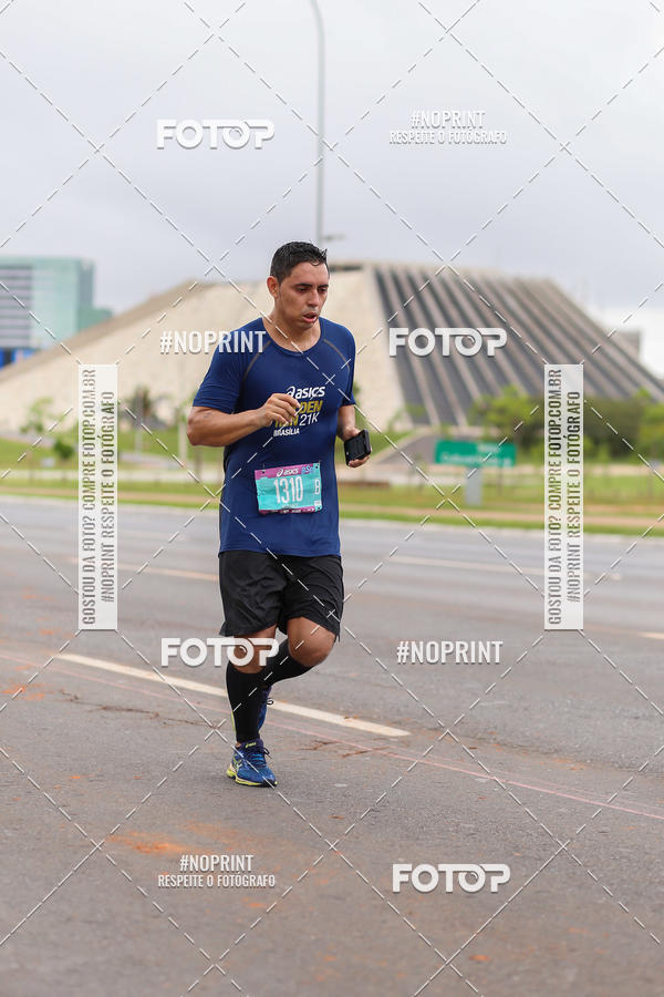 Buy your photos of the eventASICS Golden Run - Braslia on Fotop