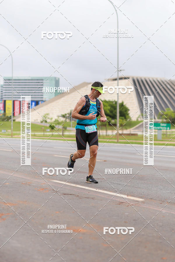 Buy your photos of the eventASICS Golden Run - Braslia on Fotop
