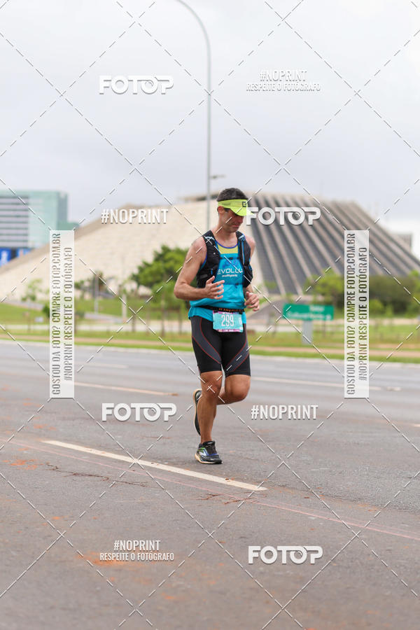 Buy your photos of the eventASICS Golden Run - Braslia on Fotop