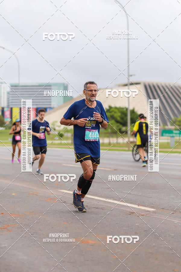 Buy your photos of the eventASICS Golden Run - Braslia on Fotop