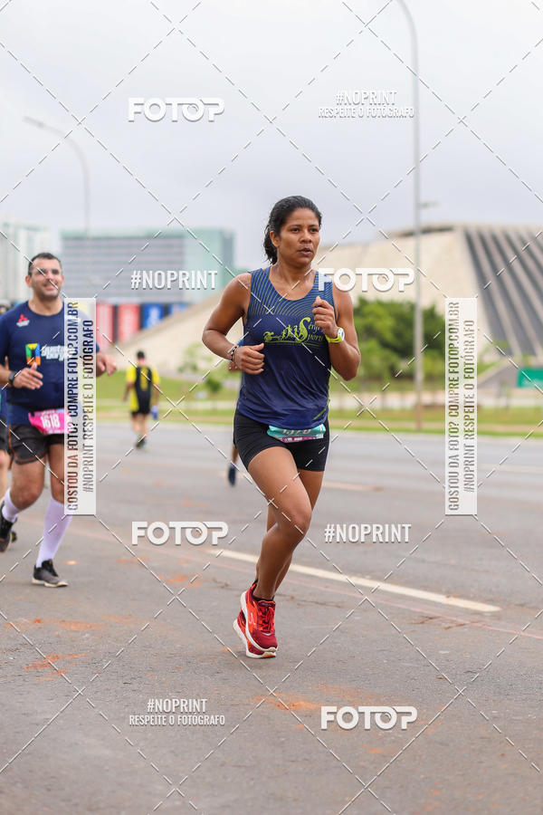 Buy your photos of the eventASICS Golden Run - Braslia on Fotop