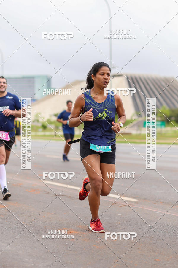 Buy your photos of the eventASICS Golden Run - Braslia on Fotop