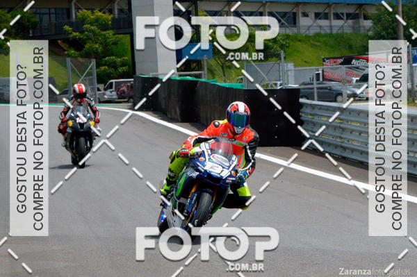 Compre as suas fotos do evento500 milhas SuperBike Brasil no Fotop