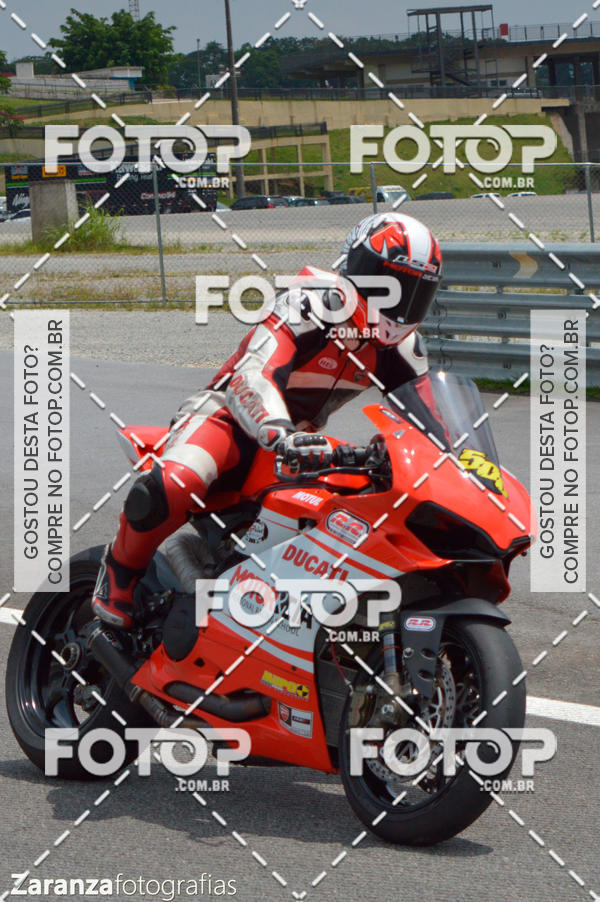 Compre as suas fotos do evento500 milhas SuperBike Brasil no Fotop