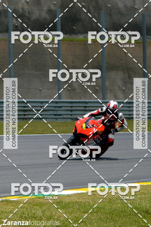 Compre as suas fotos do evento500 milhas SuperBike Brasil no Fotop