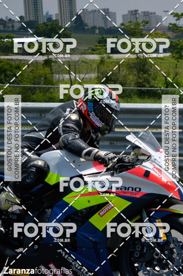 Compre as suas fotos do evento500 milhas SuperBike Brasil no Fotop