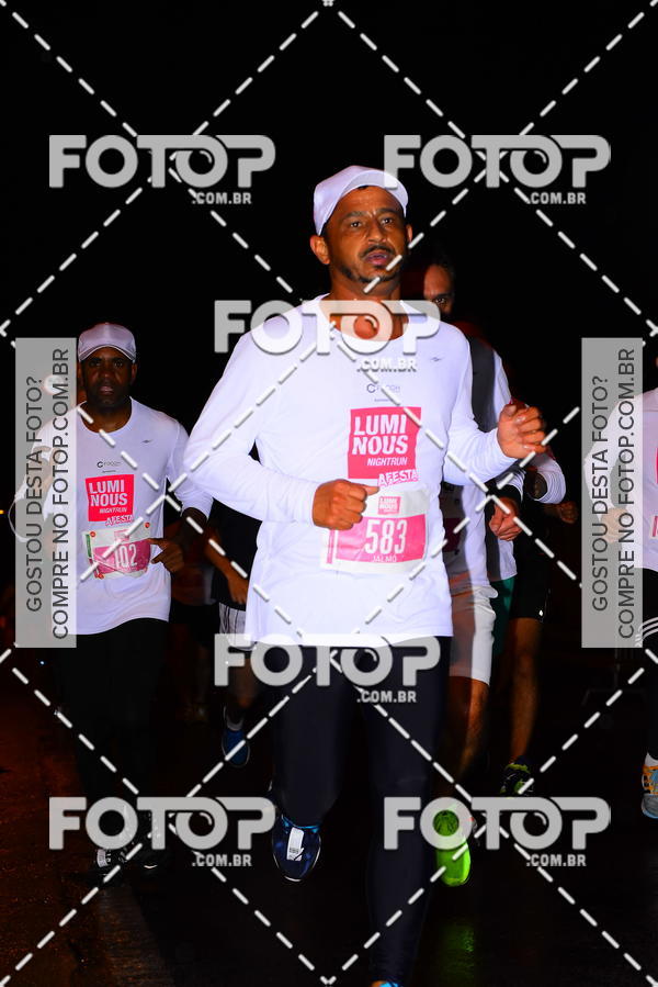 Buy your photos of the eventLuminous Run on Fotop