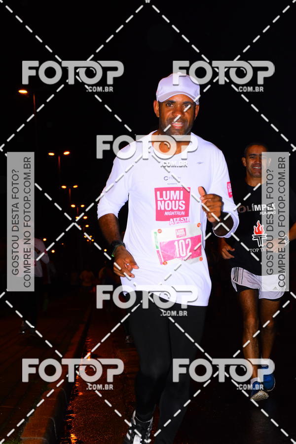Buy your photos of the eventLuminous Run on Fotop