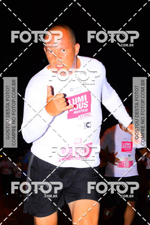 Buy your photos of the eventLuminous Run on Fotop