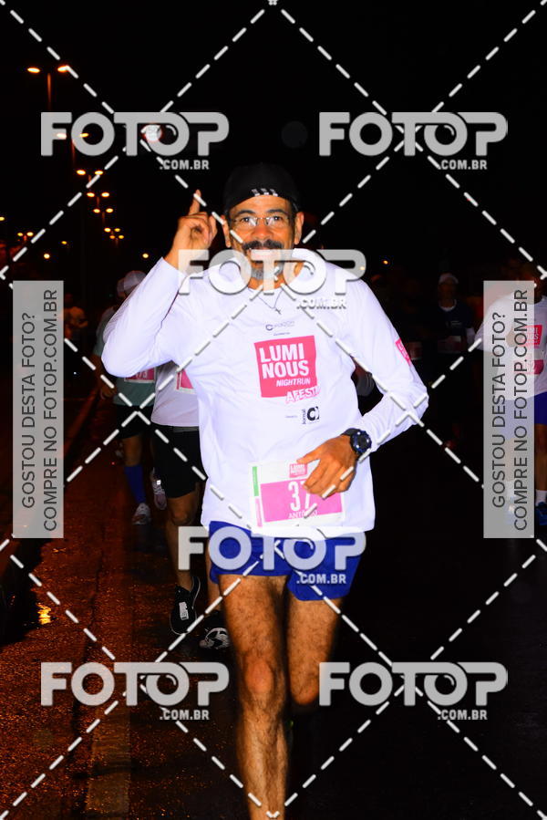 Buy your photos of the eventLuminous Run on Fotop