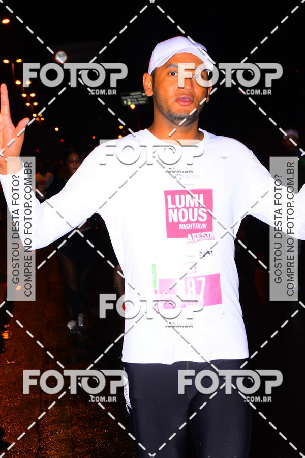 Buy your photos of the eventLuminous Run on Fotop