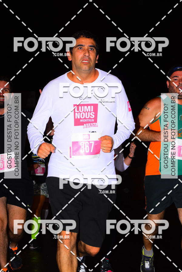 Buy your photos of the eventLuminous Run on Fotop