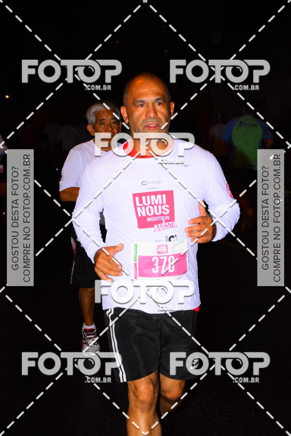 Buy your photos of the eventLuminous Run on Fotop