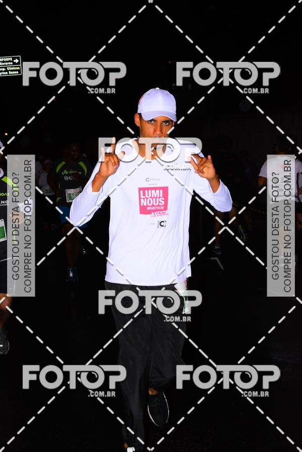 Buy your photos of the eventLuminous Run on Fotop